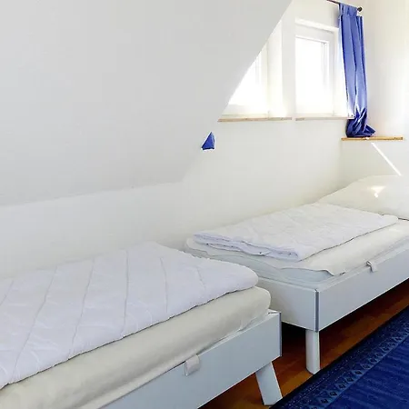 Semi-detached House, Tatil Evi *
